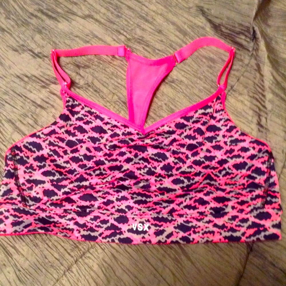 BNWOT Victoria’s Secret VSX SPORT Sports Bra Size M fits 34D